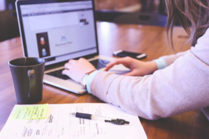A content marketer implementing a B2B strategy for a client