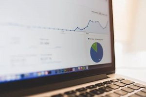 A digital marketer performing an SEO analysis using Rocket Driver’s white label agency tools