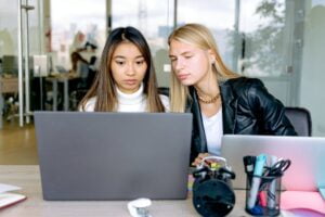white-label digital marketing professionals brainstorming evergreen content topics